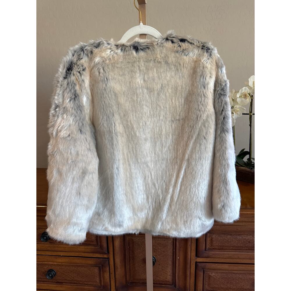 Kris’s Camila Faux Fur Jacket Glacial NWT Sold Out $398 - Picture 4 of 5